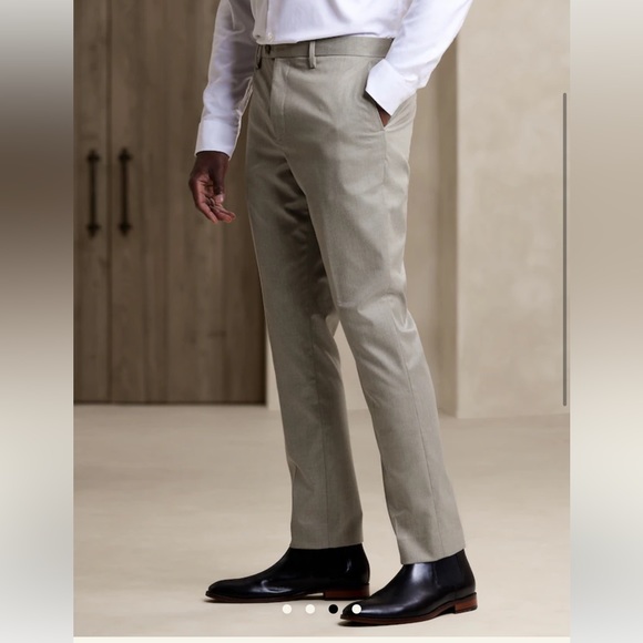 Men’s Banana Republic Dress Pants - Picture 3 of 3